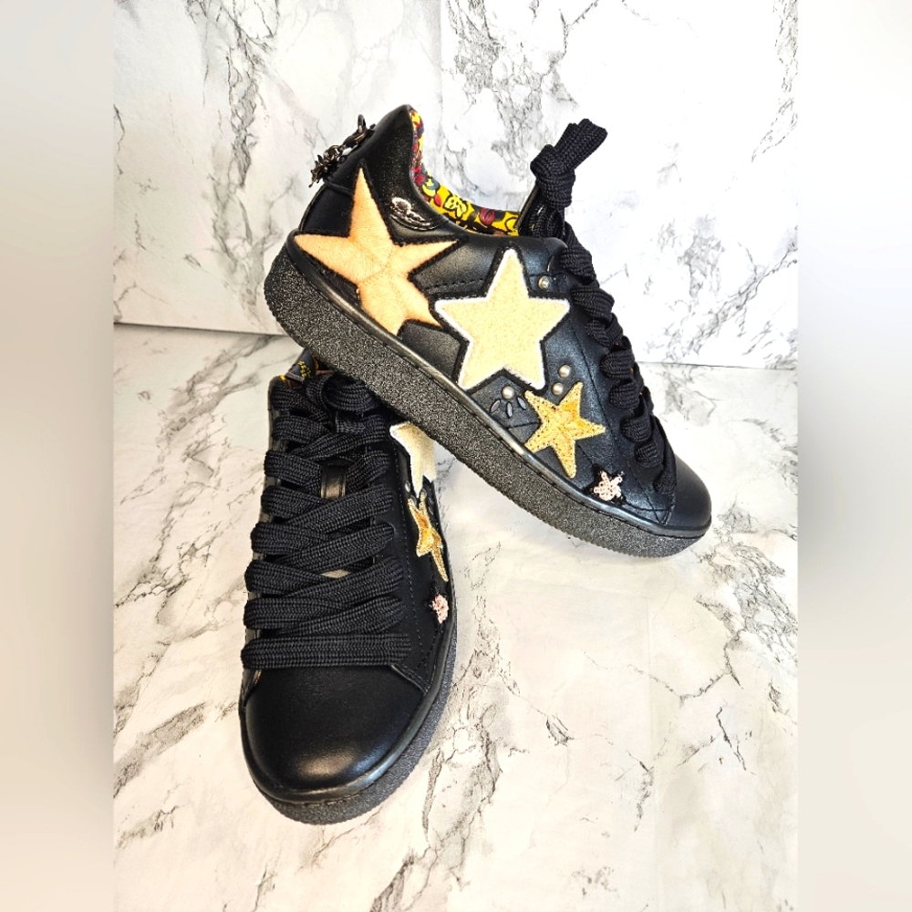 COACH Black Leather Low Top Sneakers Shoes with Star Patches size 7.5B